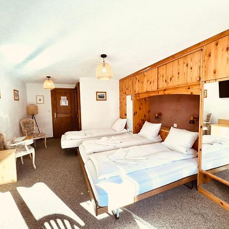 Hotel Old Jnn Klosters Buitenkant foto