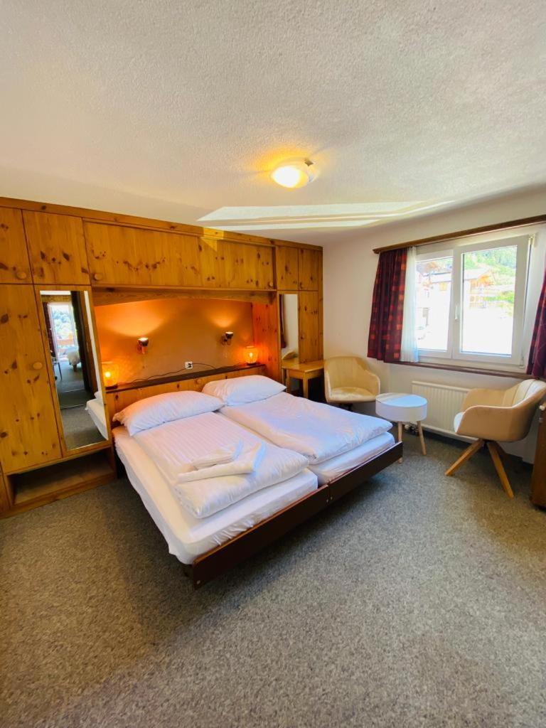 Hotel Old Jnn Klosters Buitenkant foto