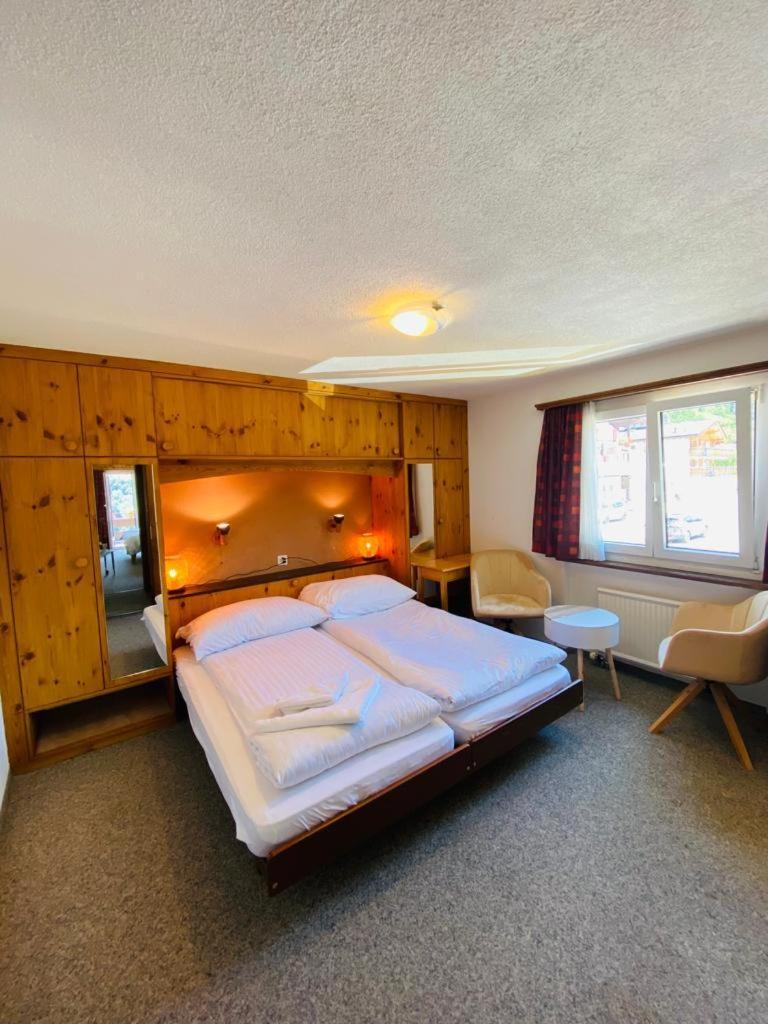 Hotel Old Jnn Klosters Buitenkant foto