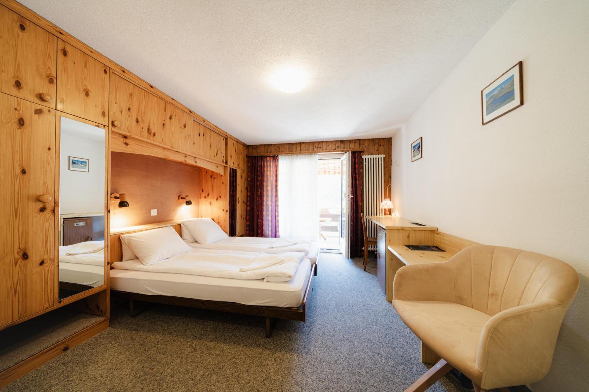Hotel Old Jnn Klosters Buitenkant foto
