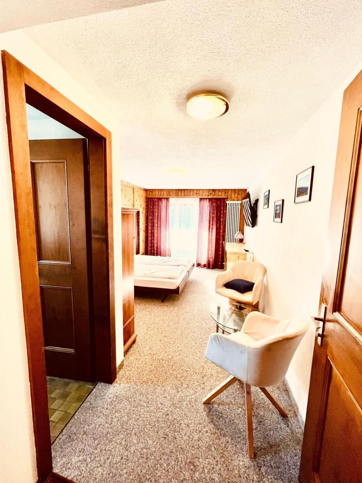 Hotel Old Jnn Klosters Buitenkant foto