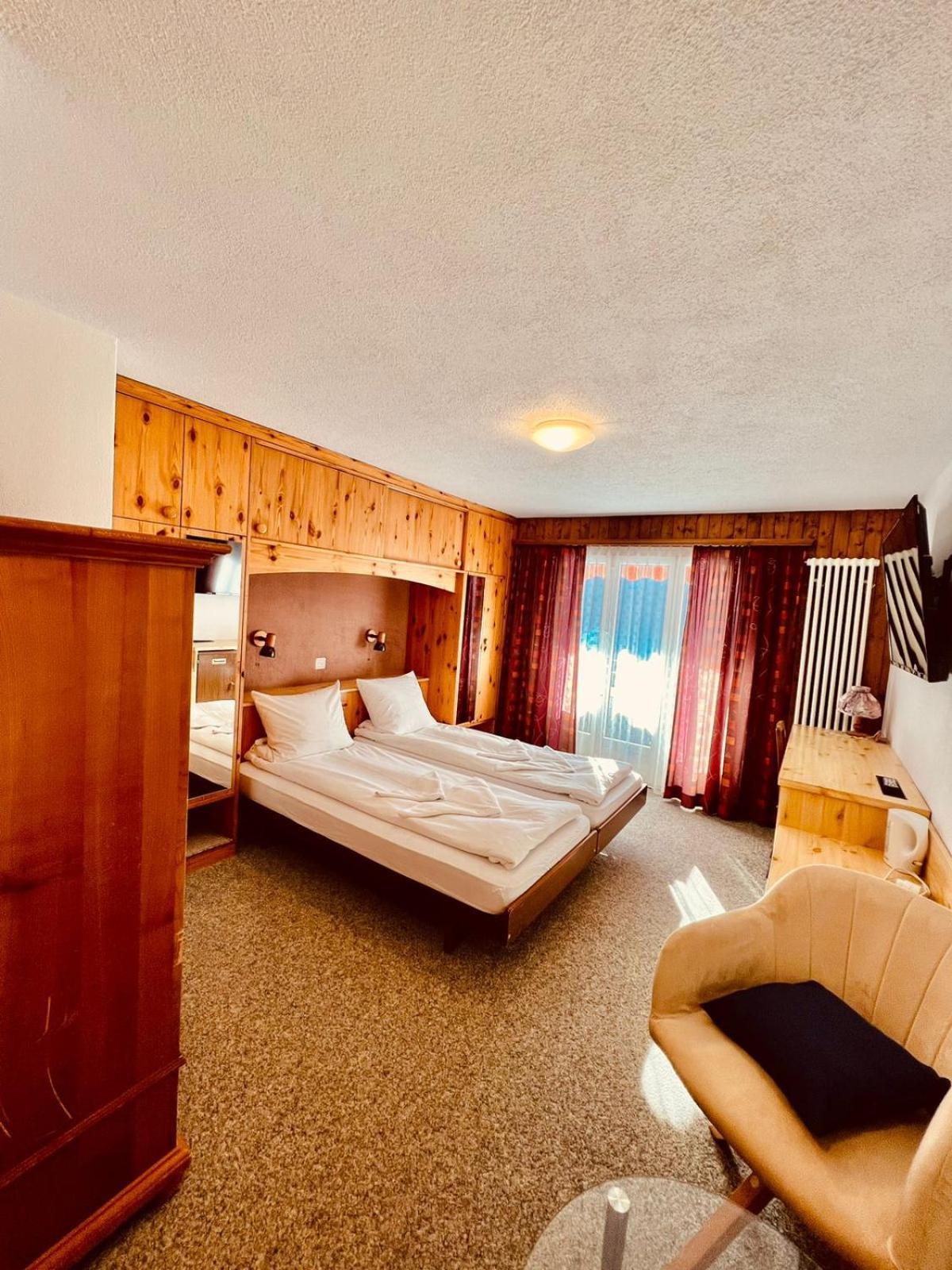 Hotel Old Jnn Klosters Buitenkant foto
